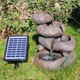 Solarbrunnen "Feldstein" mit eingebautem Akku - Rabatte und Angebote